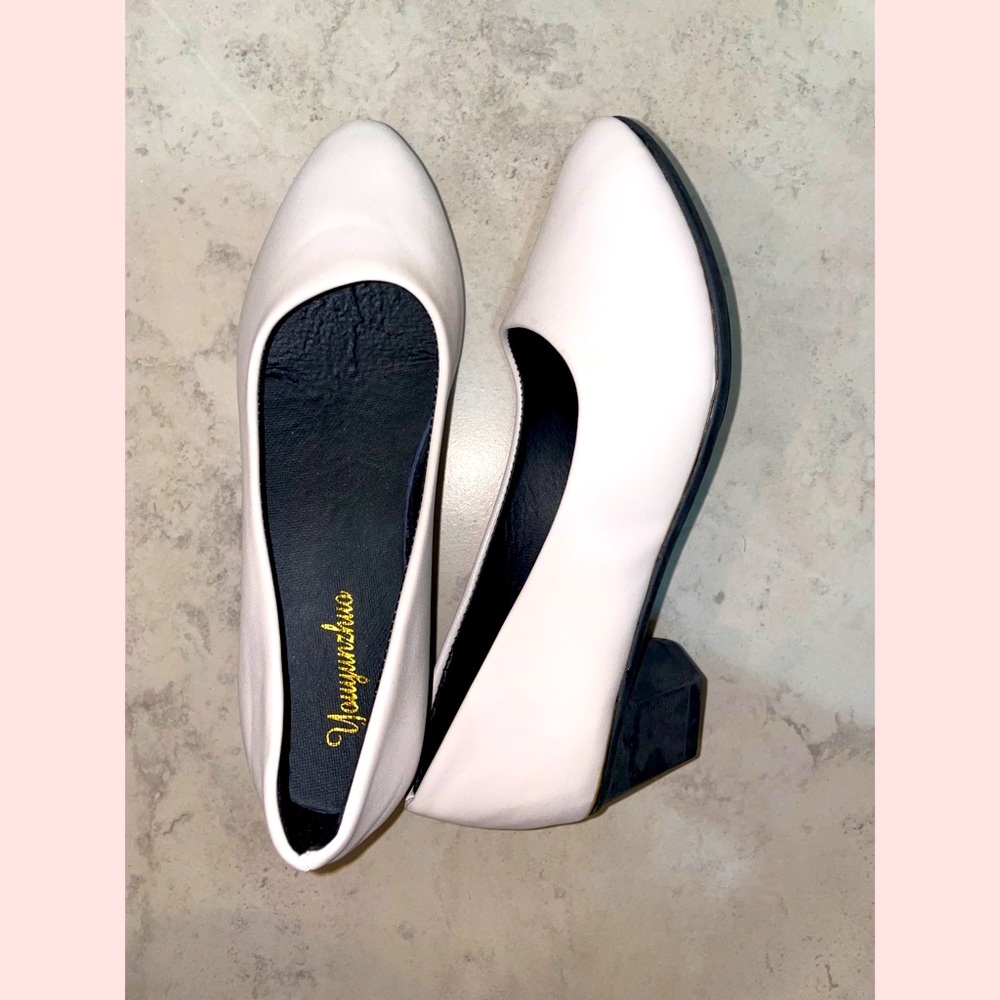 Vintage like- small heels✨